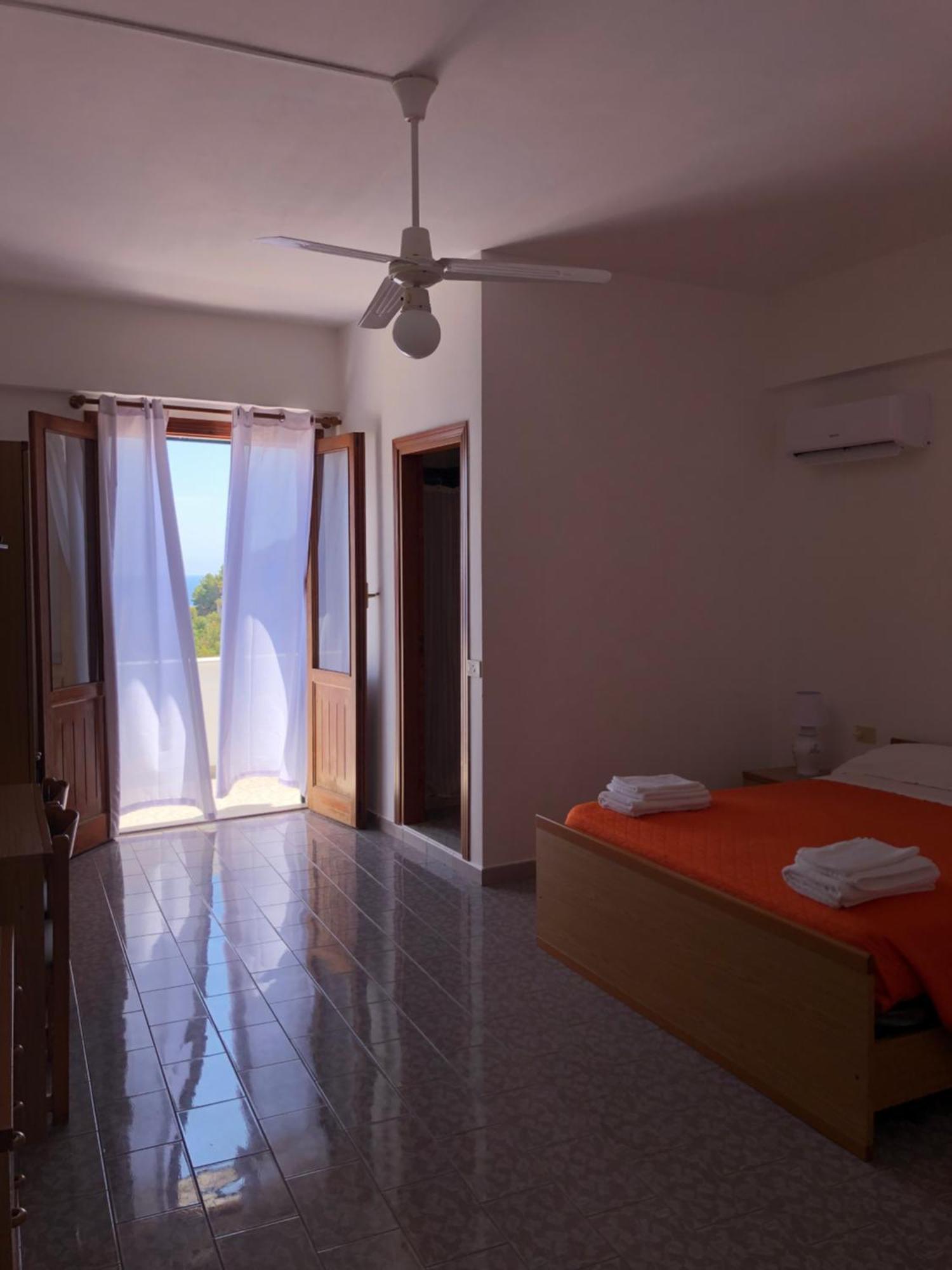 Hotel Ariston Isola di Ustica Екстер'єр фото
