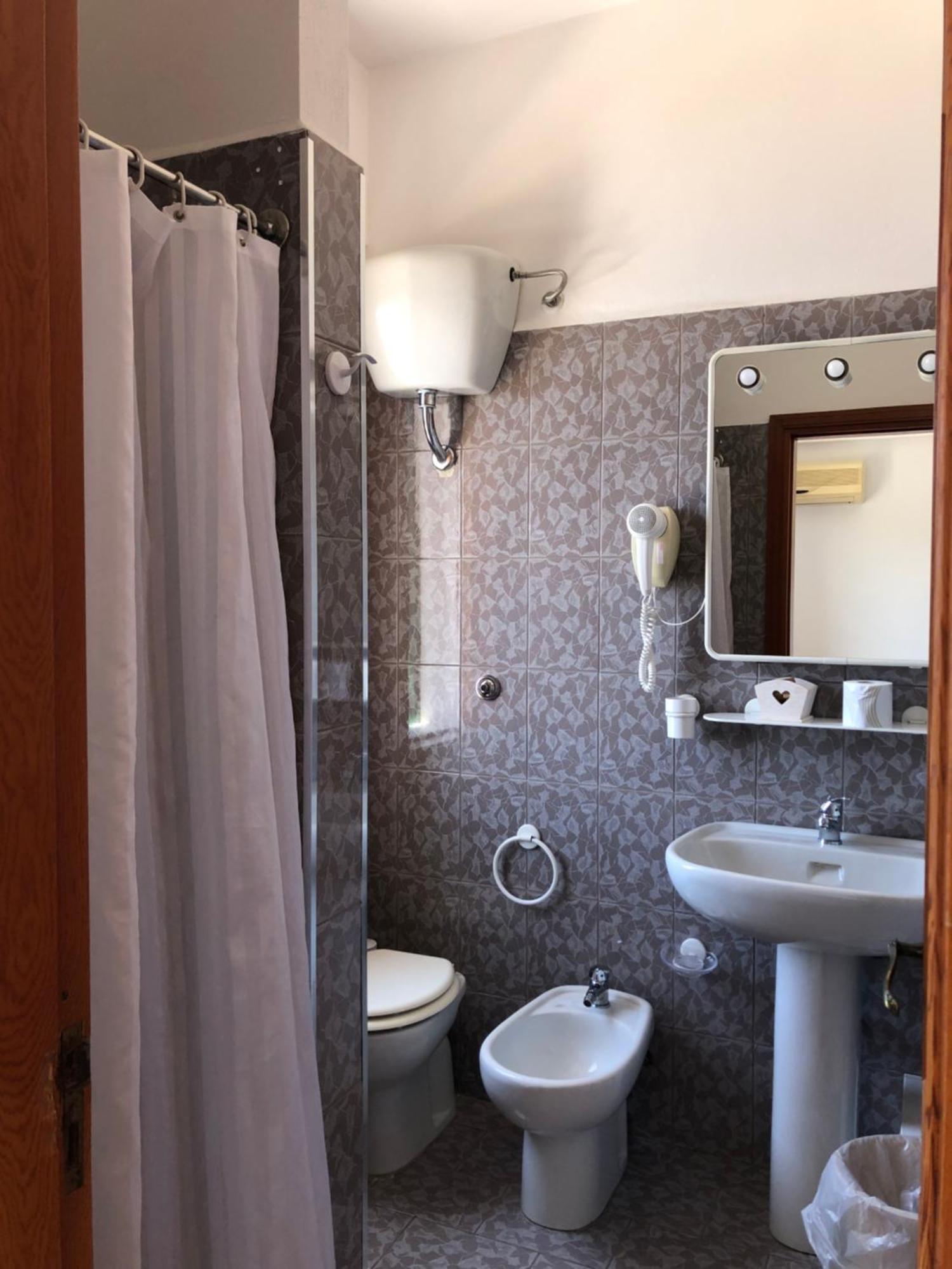 Hotel Ariston Isola di Ustica Екстер'єр фото