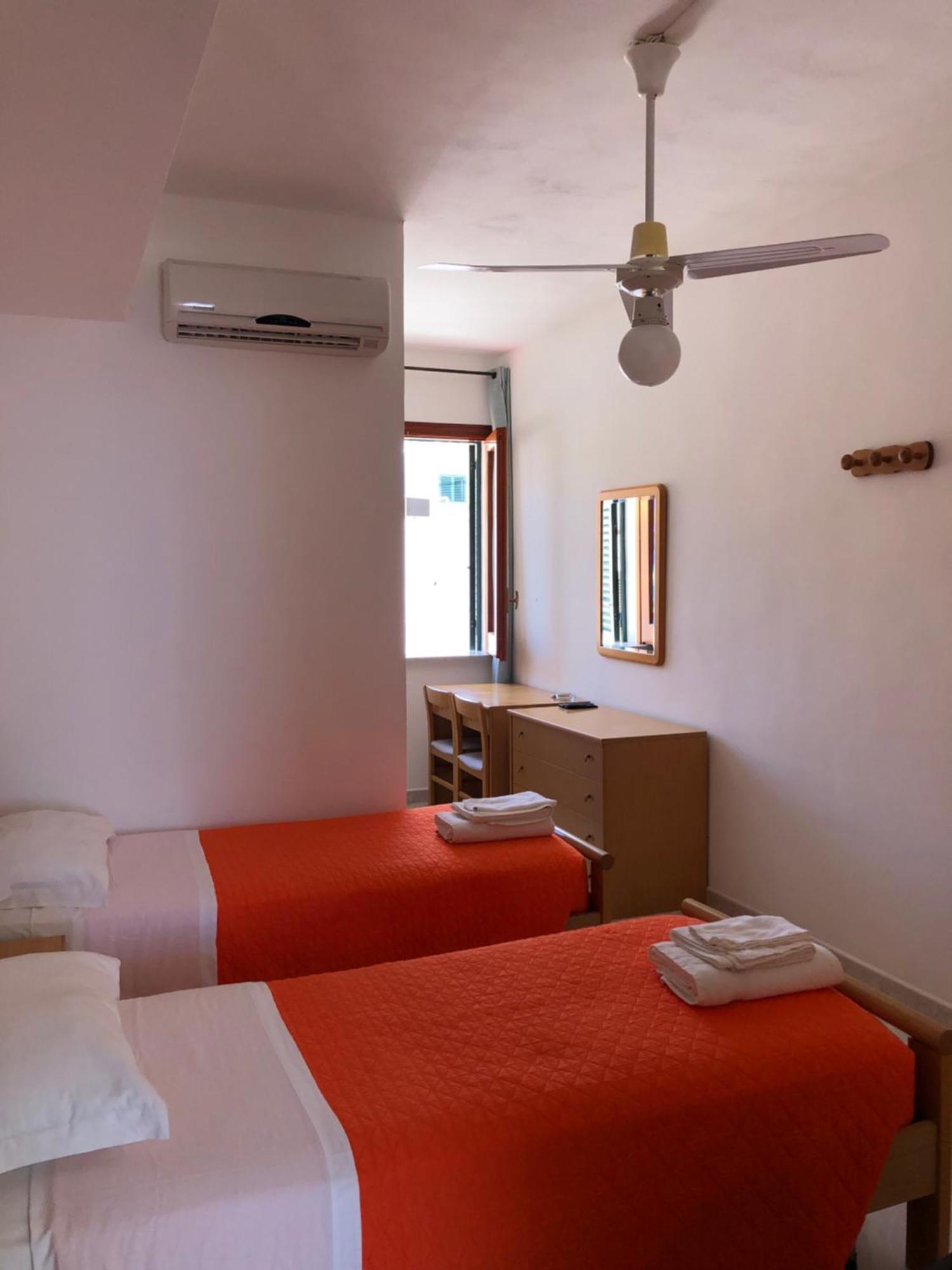 Hotel Ariston Isola di Ustica Екстер'єр фото