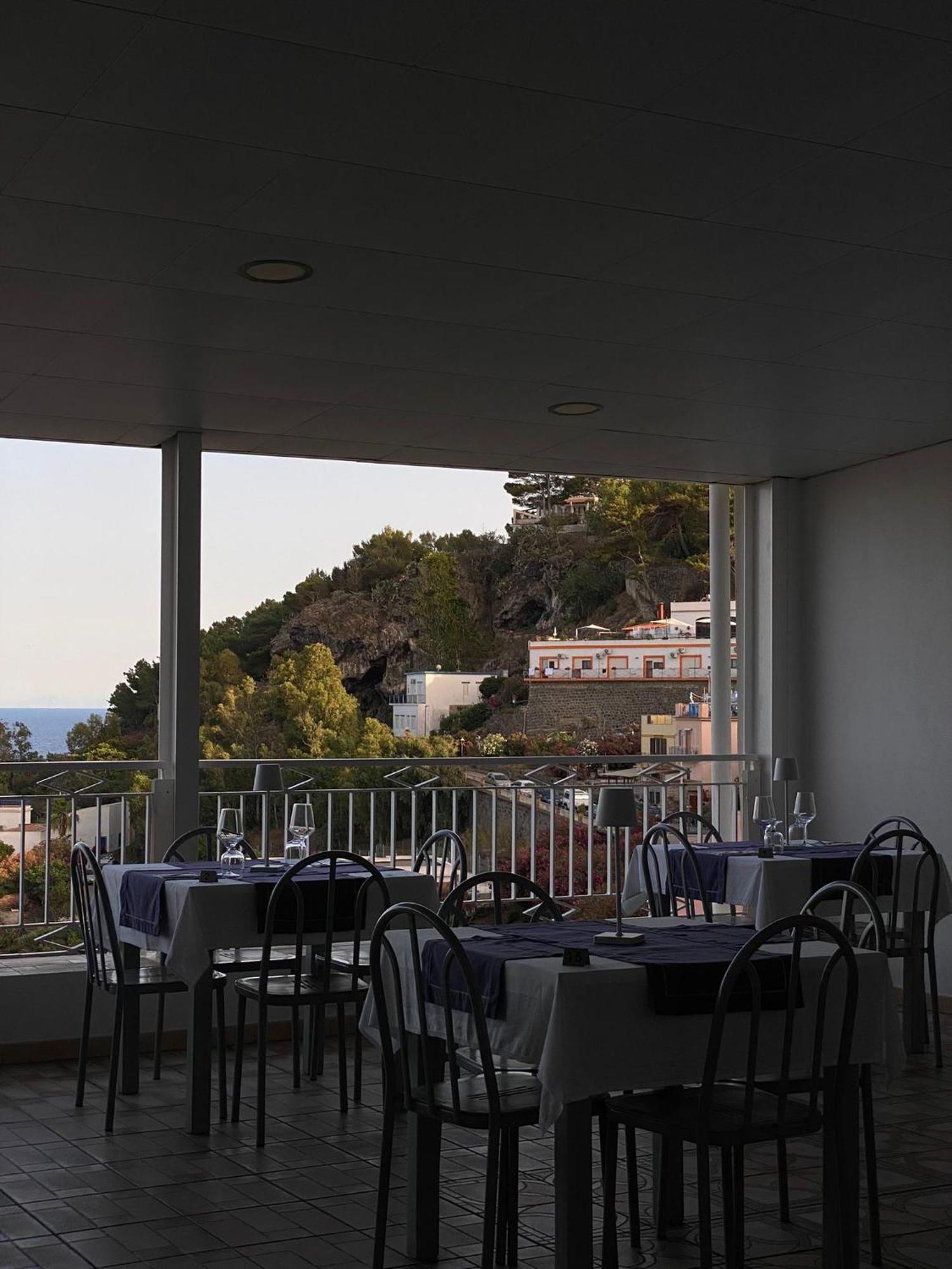 Hotel Ariston Isola di Ustica Екстер'єр фото